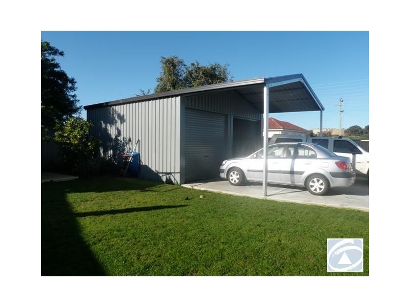 6 Ulmus Street, Rangeway WA 6530