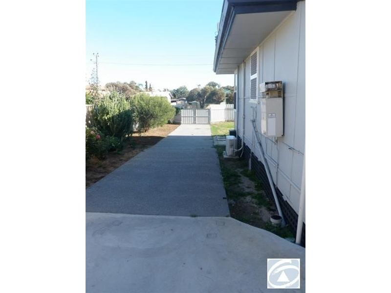 6 Ulmus Street, Rangeway WA 6530