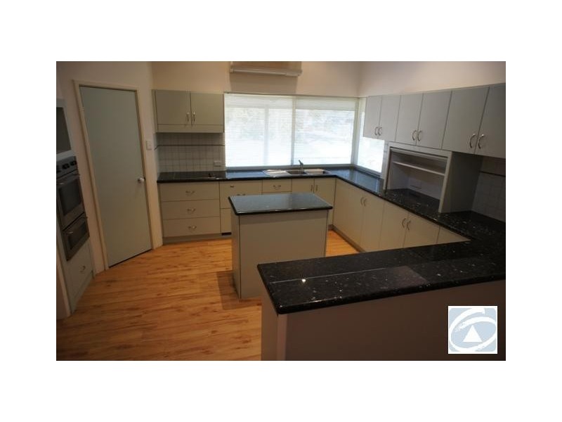 7 St Georges Close, Bluff Point WA 6530