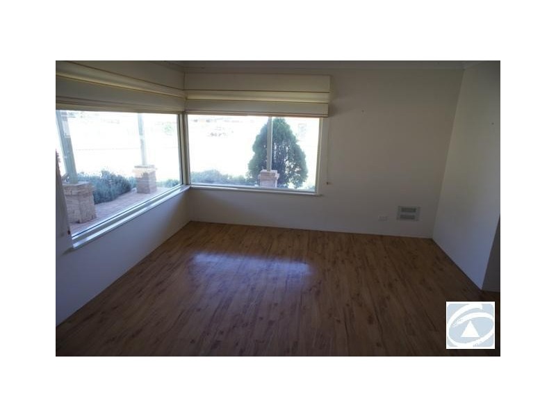 7 St Georges Close, Bluff Point WA 6530