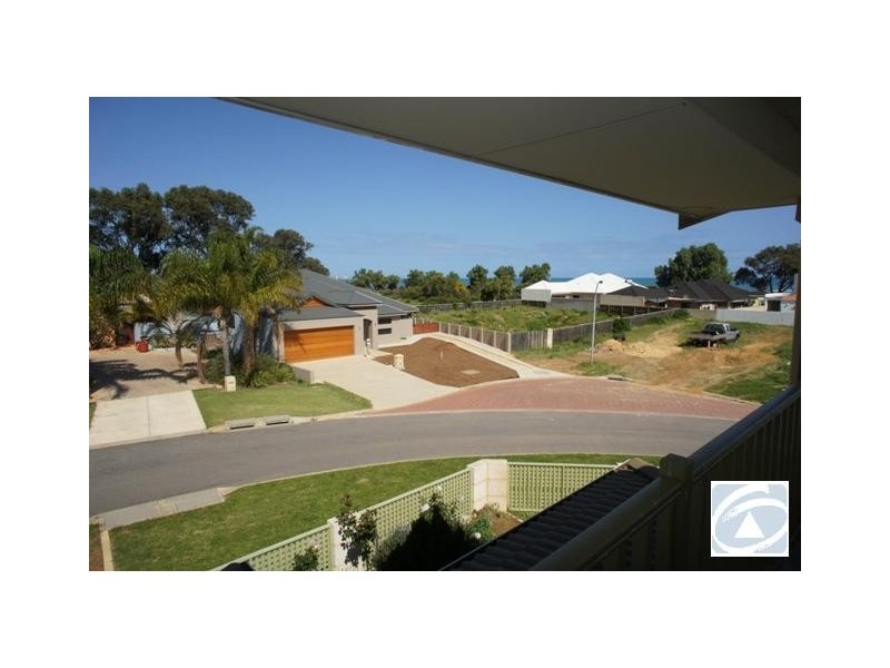 7 St Georges Close, Bluff Point WA 6530