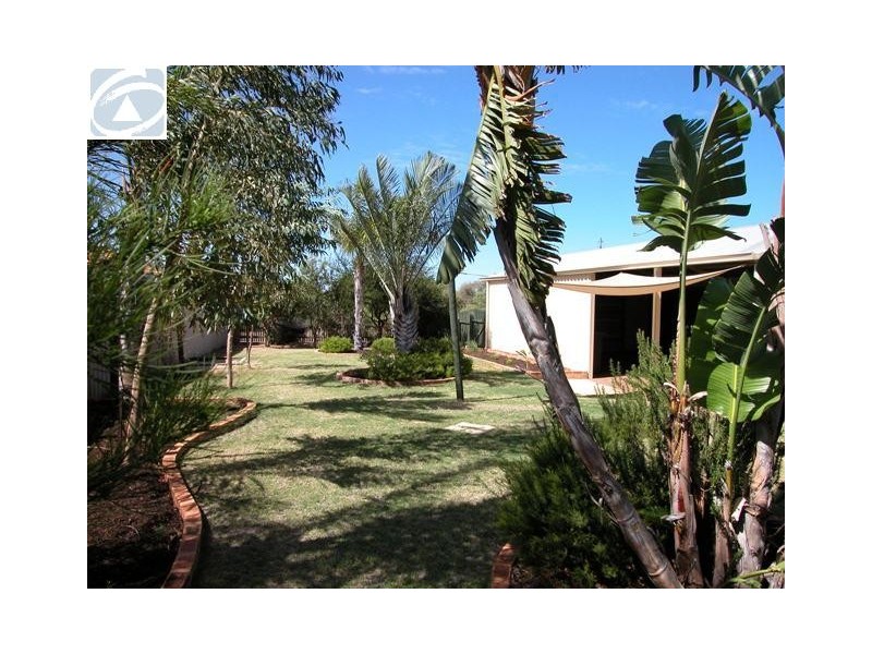 32 Tappak Road, Waggrakine WA 6530