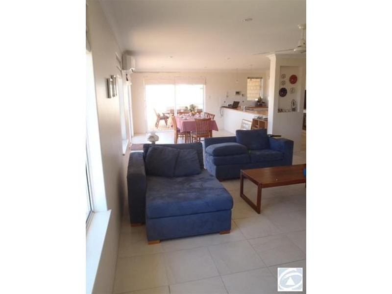 7 Schooner Pass, Glenfield WA 6532