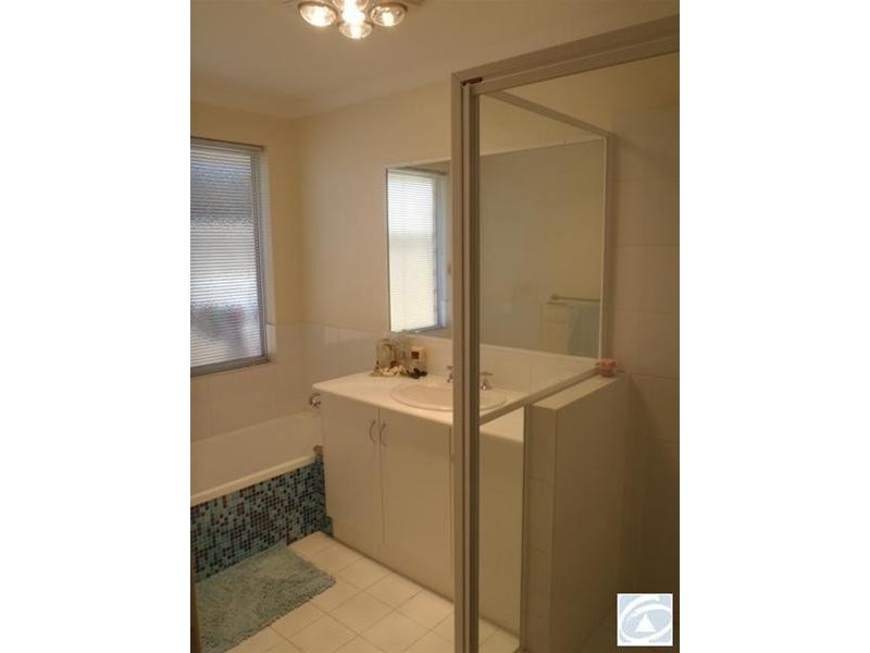 7 Schooner Pass, Glenfield WA 6532