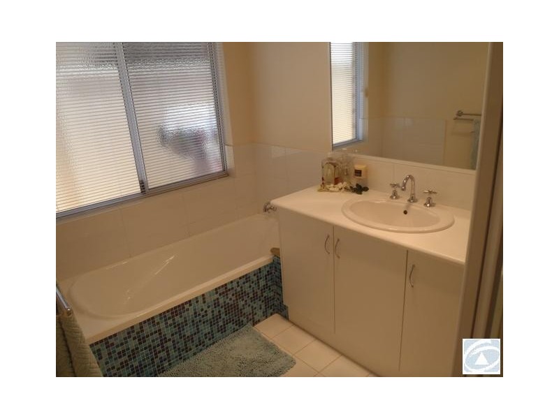 7 Schooner Pass, Glenfield WA 6532