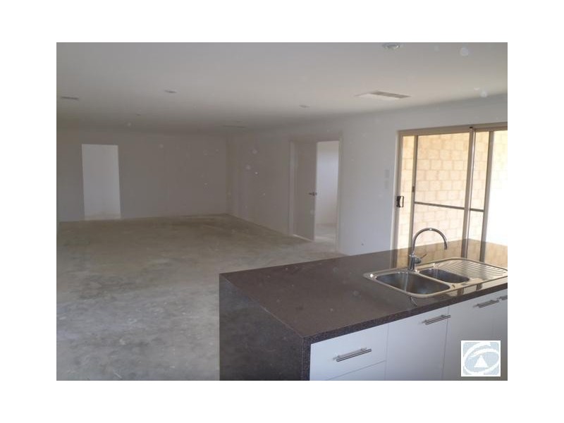 7 Rosapark Boulevard, Webberton WA 6530