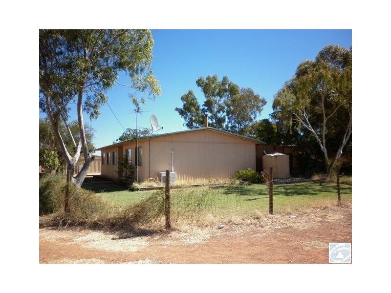 72 Attwood Street, Mount Magnet WA 6638