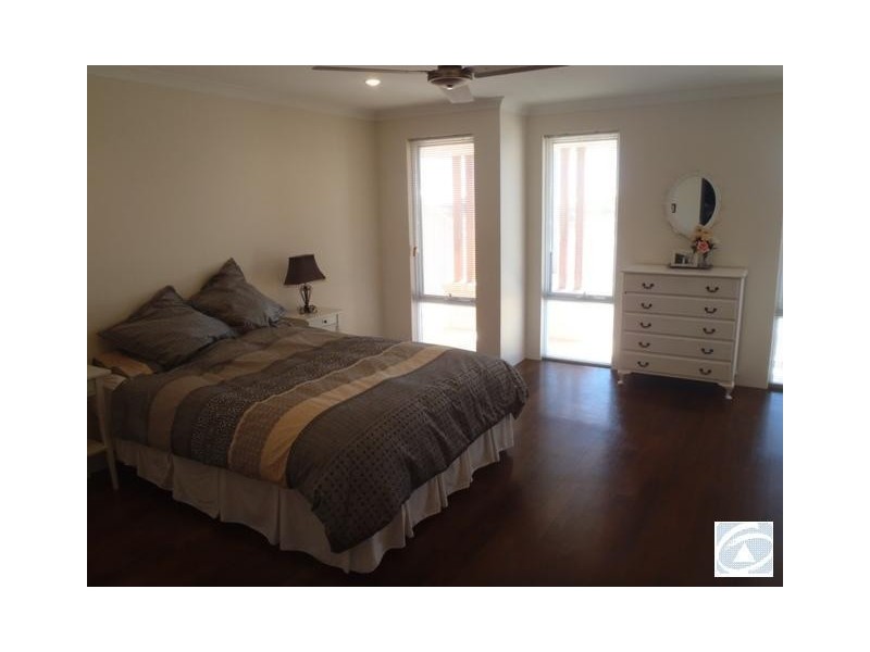 7 Schooner Pass, Glenfield WA 6532