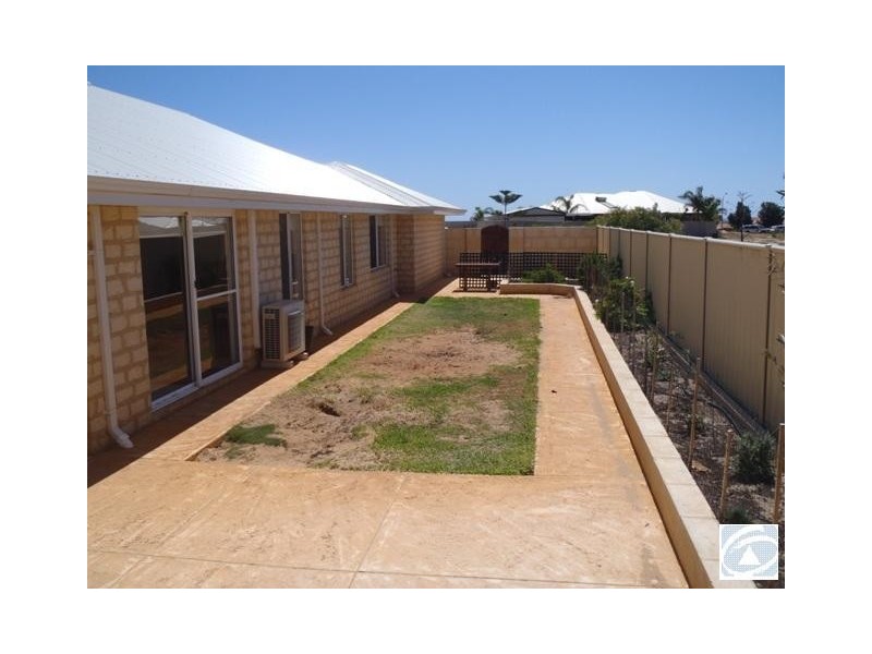 7 Schooner Pass, Glenfield WA 6532