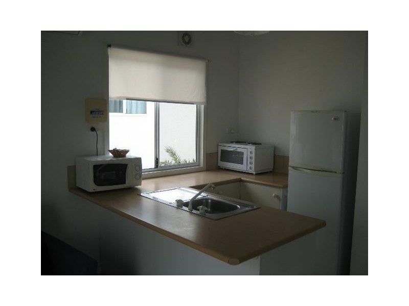 9/117 Knight Terrace, Denham WA 6537