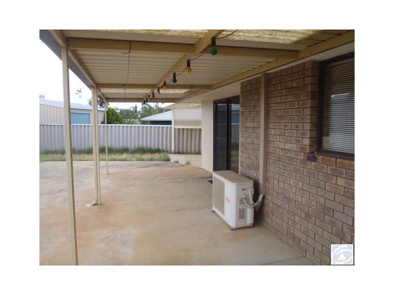 33 Kultown Drive, Waggrakine WA 6530