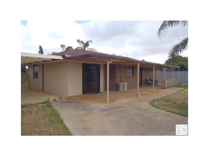 33 Kultown Drive, Waggrakine WA 6530