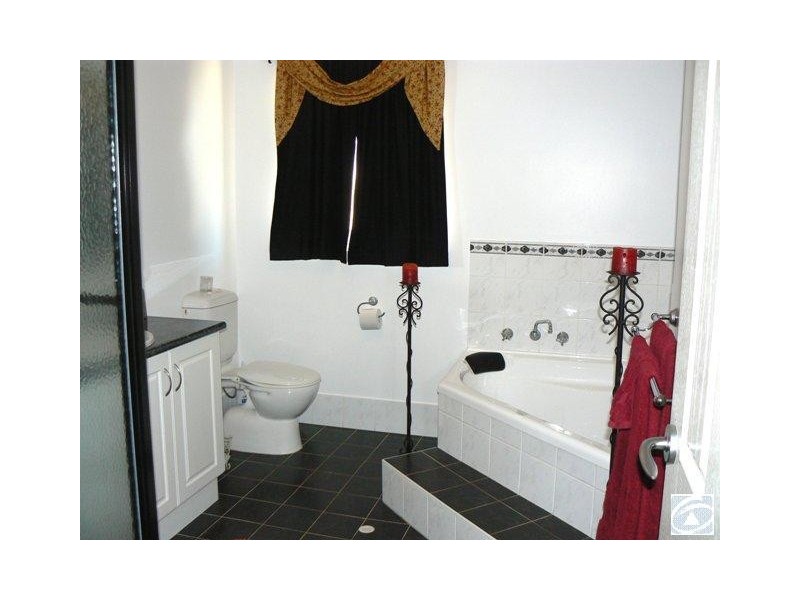 6 Angler Parade, Drummond Cove WA 6532