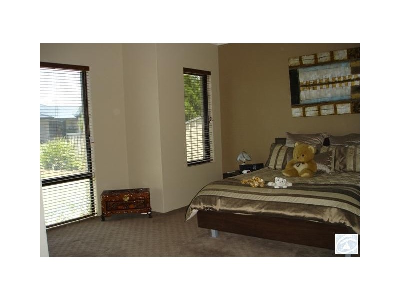 13 Invincible Rise, Wandina WA 6530