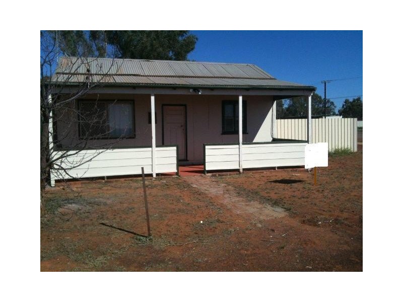 2 Priestley Street, Mount Magnet WA 6638