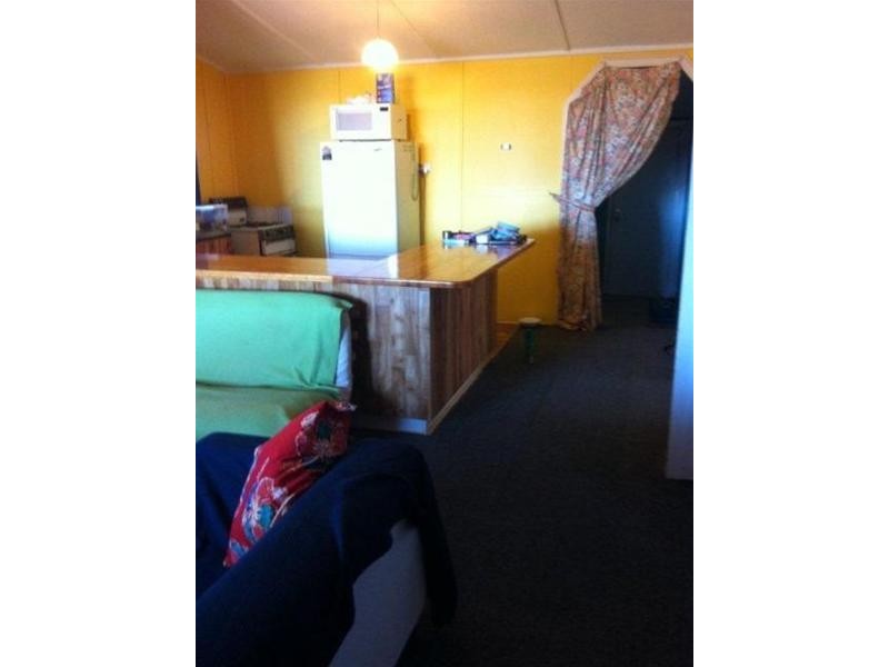 2 Priestley Street, Mount Magnet WA 6638