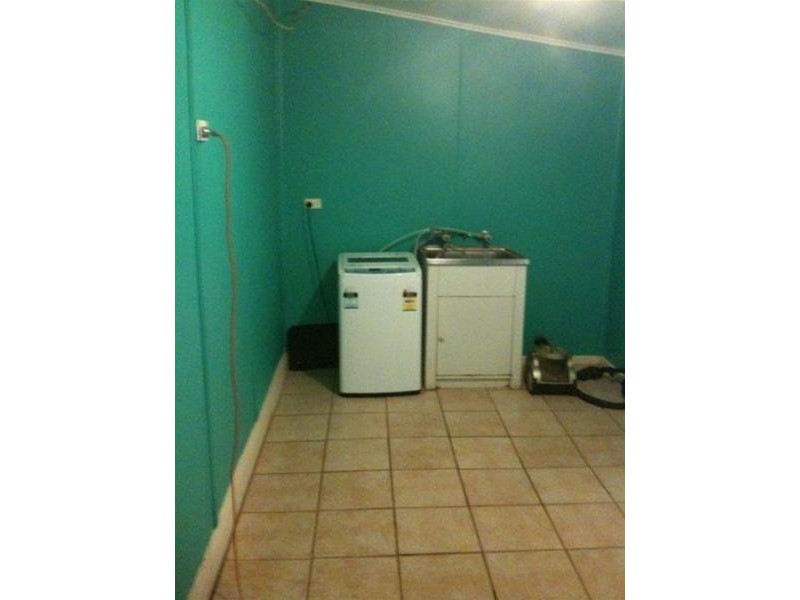 2 Priestley Street, Mount Magnet WA 6638