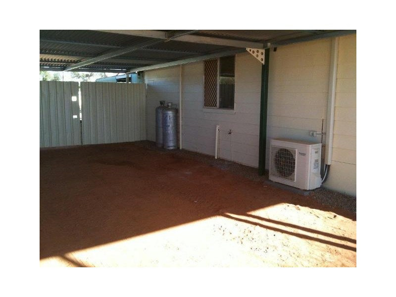 2 Priestley Street, Mount Magnet WA 6638