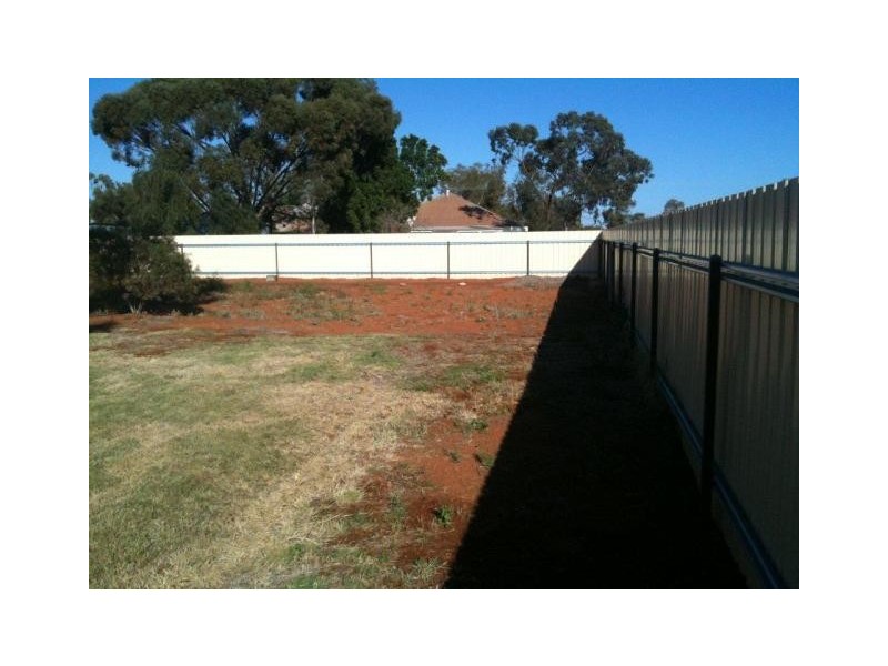 2 Priestley Street, Mount Magnet WA 6638