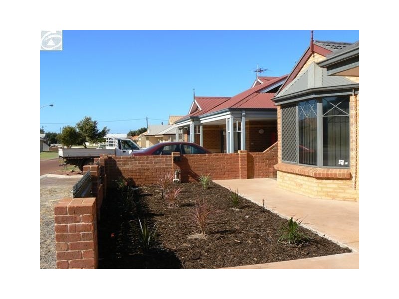 15 Broadbank Lane, Beachlands WA 6530