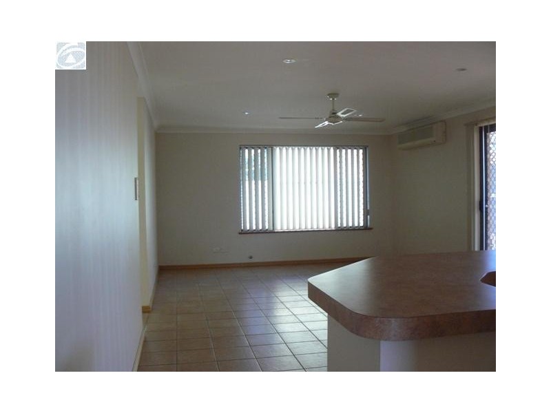 15 Broadbank Lane, Beachlands WA 6530