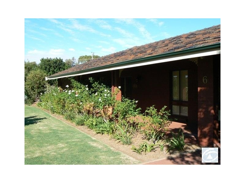 6 Green Street, Bluff Point WA 6530