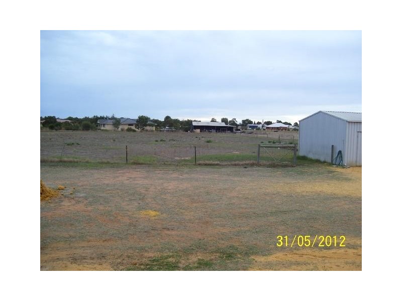 16 Polwarth Parade, Deepdale WA 6532