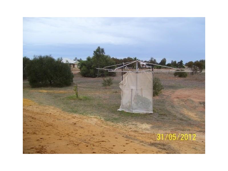 16 Polwarth Parade, Deepdale WA 6532