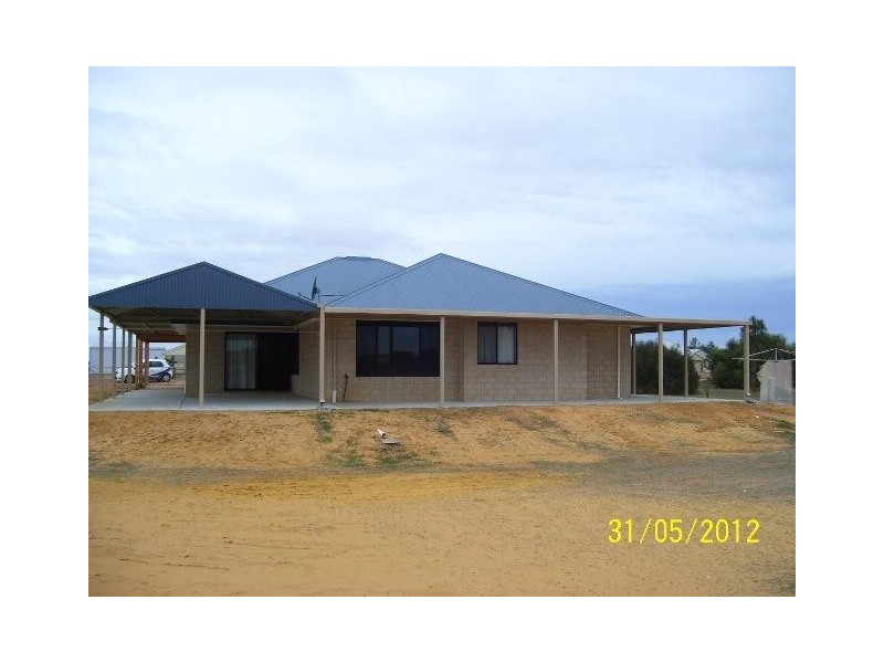 16 Polwarth Parade, Deepdale WA 6532