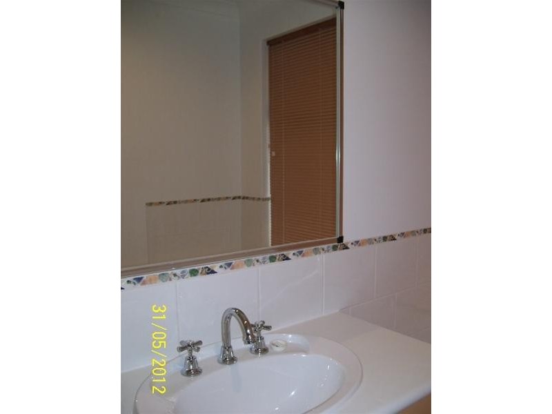 16 Polwarth Parade, Deepdale WA 6532