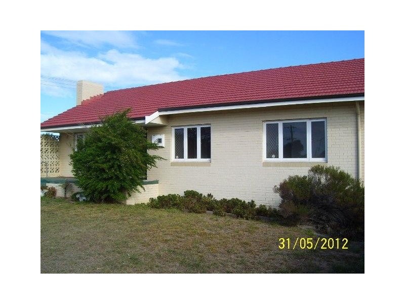 112 Francis Street, Beachlands WA 6530
