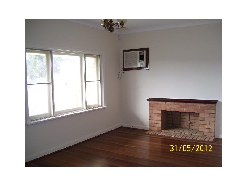 112 Francis Street, Beachlands WA 6530