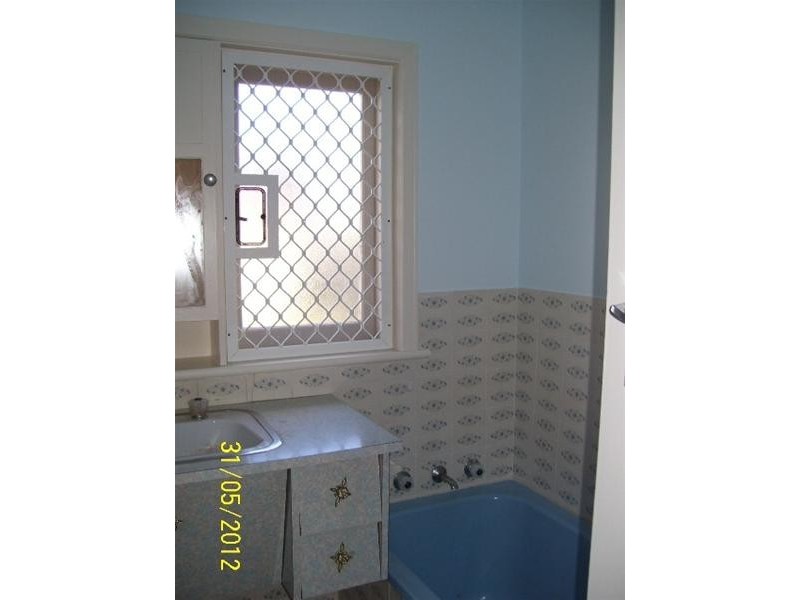 112 Francis Street, Beachlands WA 6530