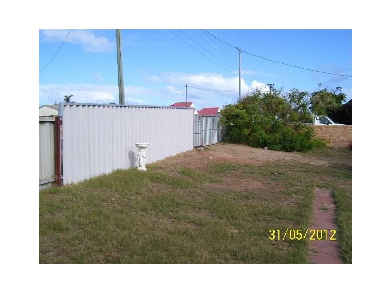 112 Francis Street, Beachlands WA 6530