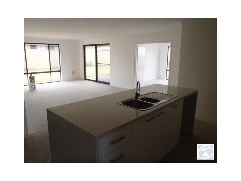 4 Antonia Way, Webberton WA 6530