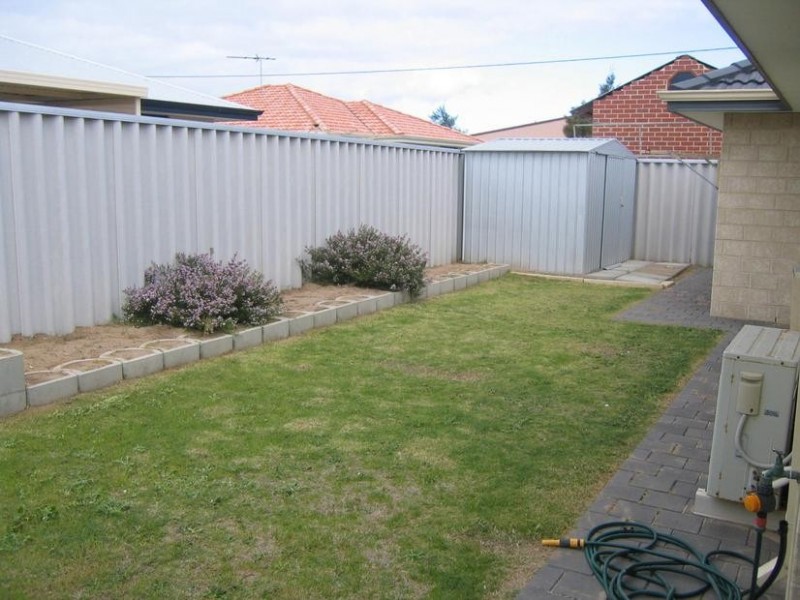 24 BROADBANK LANE, Beachlands WA 6530