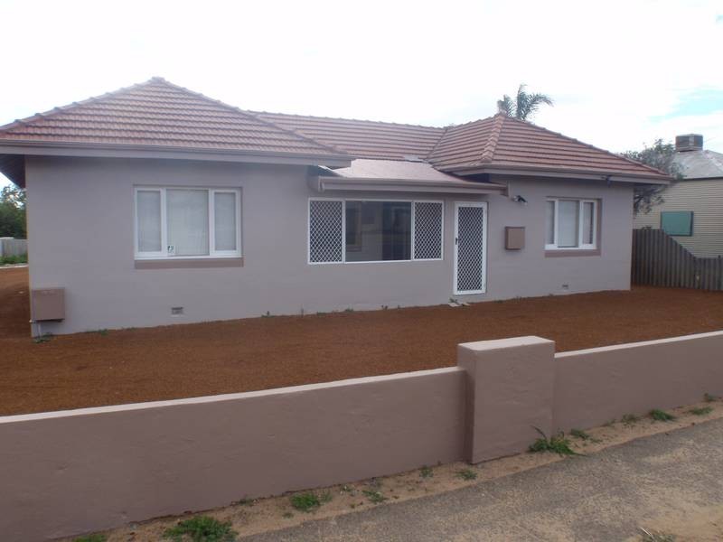 213 Fifth STREET, Wonthella WA 6530