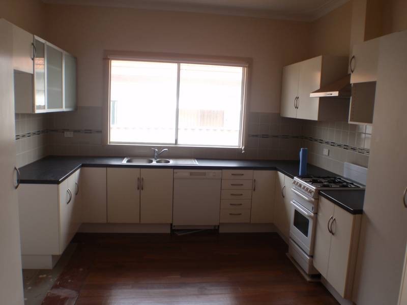 213 Fifth STREET, Wonthella WA 6530