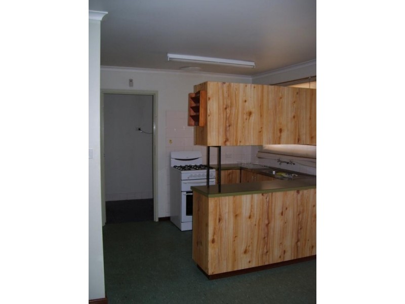 130 Abraham STREET, Karloo WA 6530