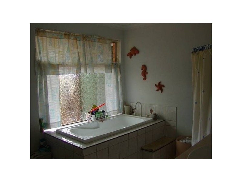 First Street, Wonthella WA 6530