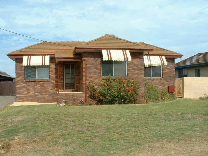 33 Crowther Street, Beachlands WA 6530