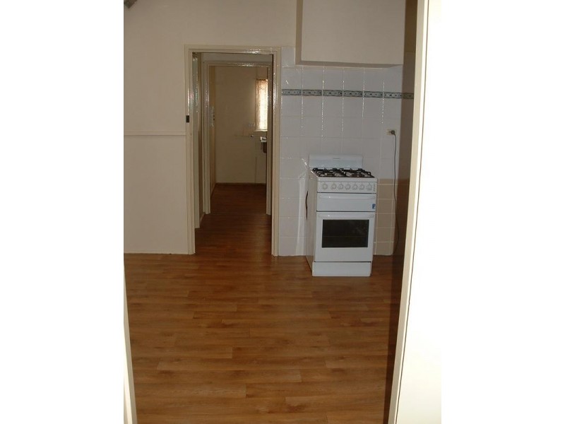 33 Crowther Street, Beachlands WA 6530