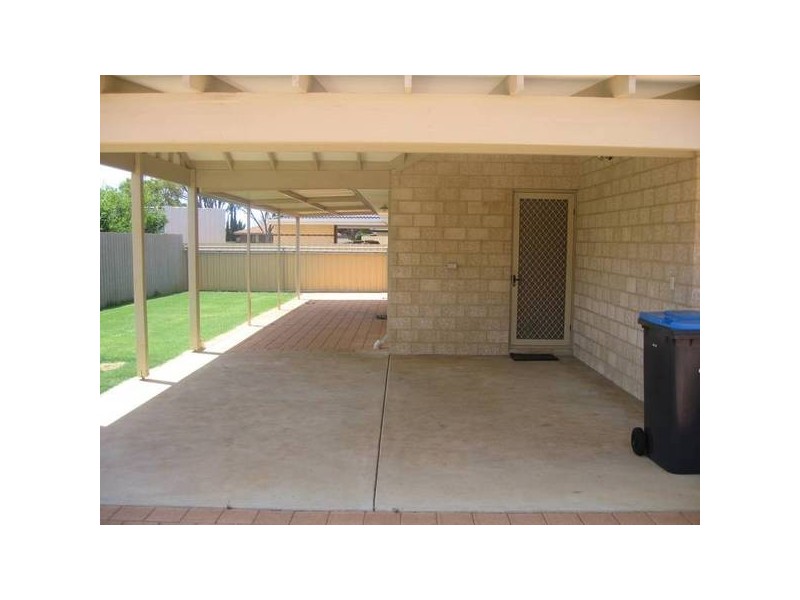 B/263 Eighth Street, Wonthella WA 6530