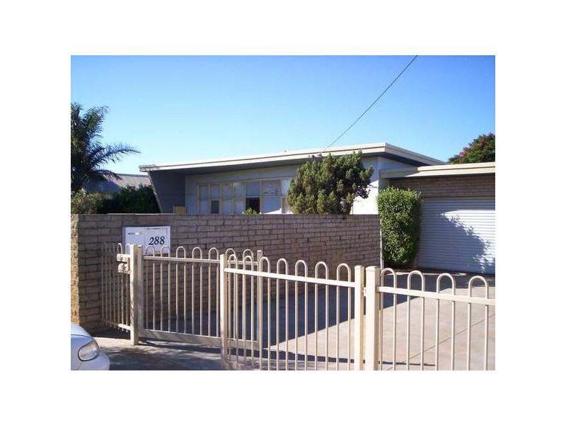 288 Seventh Street, Wonthella WA 6530