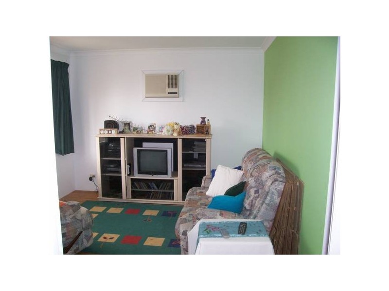 Fifth Street, Wonthella WA 6530