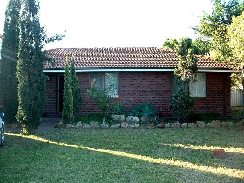 5 Lockyer Road, Tarcoola Beach WA 6530