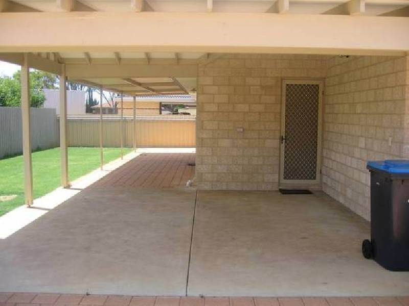 B/263 Eighth Street, Wonthella WA 6530