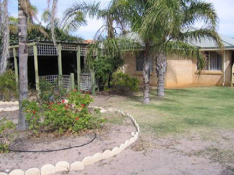 24 Hillview Drive, Drummond Cove WA 6532