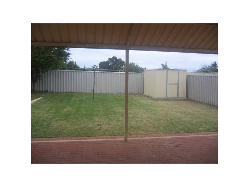 Central Road, Wonthella WA 6530