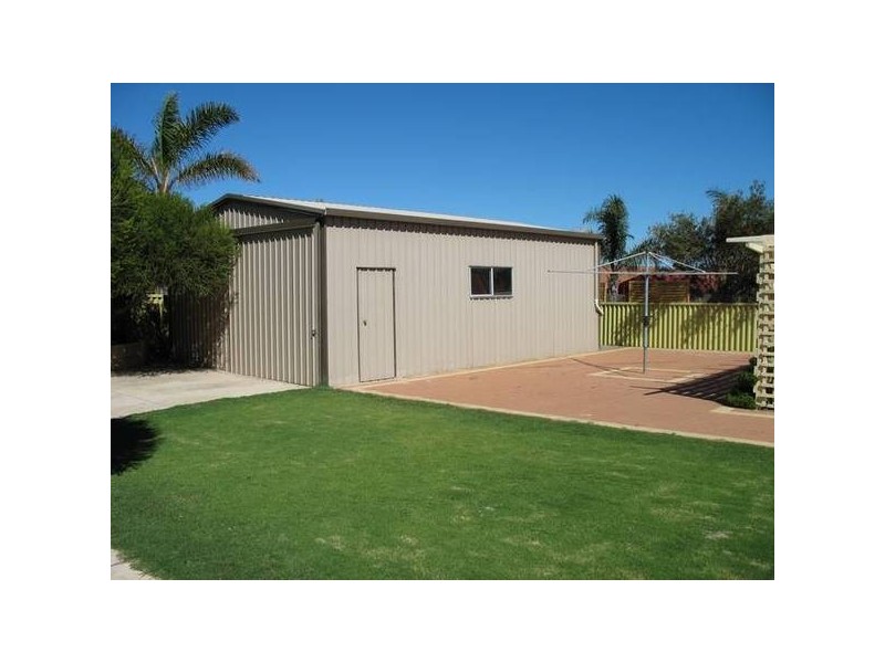Lawson Place, Tarcoola Beach WA 6530